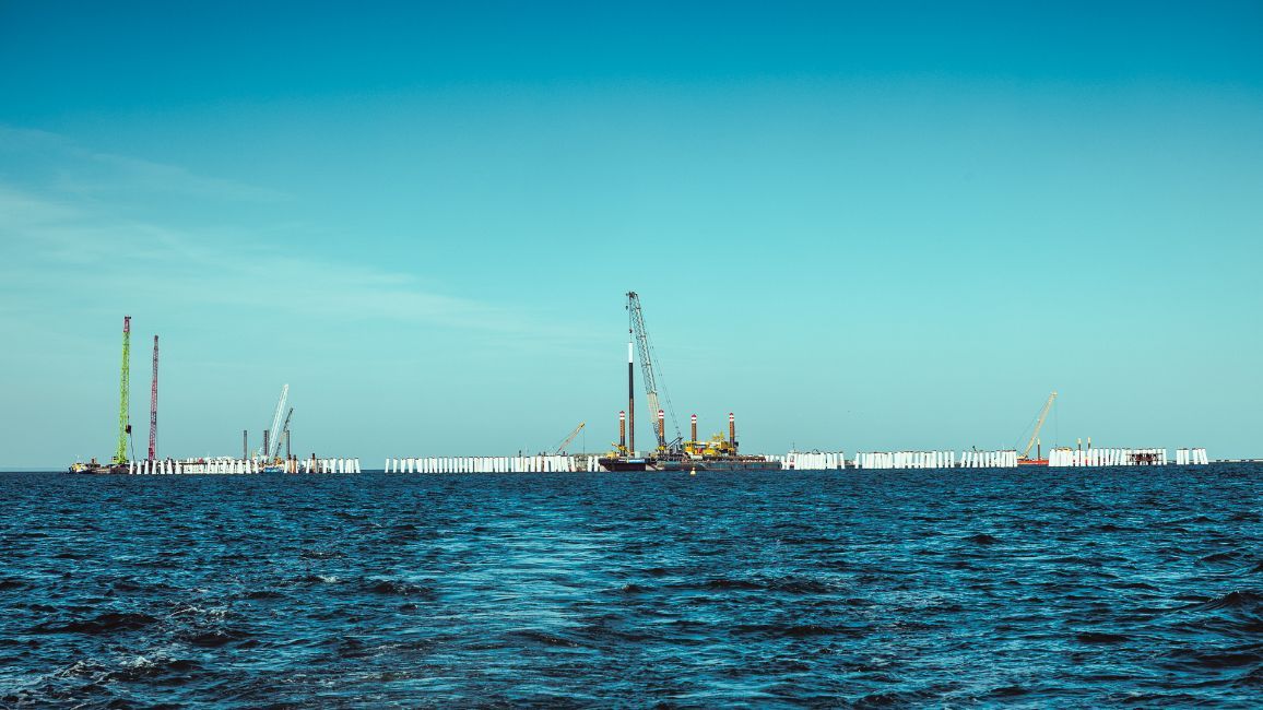 Completion of the installation of over 500 piles forming the foundation of the quay for the floating LNG terminal in Gdańsk Bay