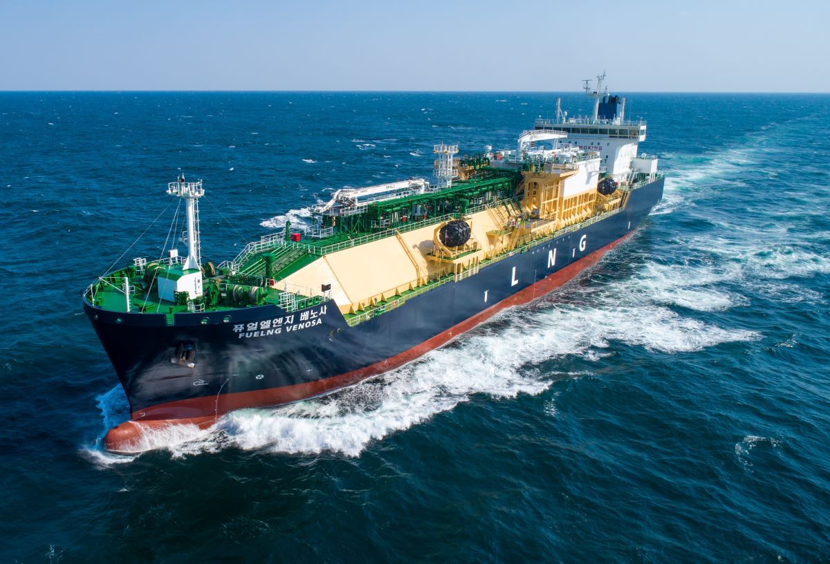 FueLNG Venosa, Singapore's 2nd LNG Bunker Ship, Wraps Up 1st STS ...